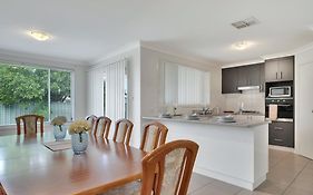 Cozy Dubbo Retreat - Close To The Zoo